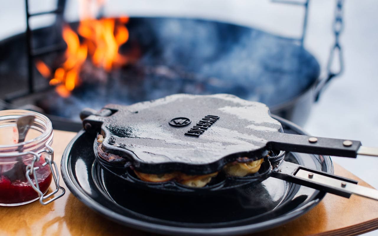 Vaffeljern til bål - Vafler over bål