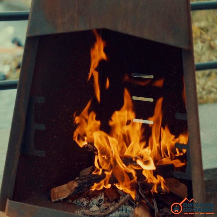 Havepejs 120 rustrød patina - Outdoor Cooking